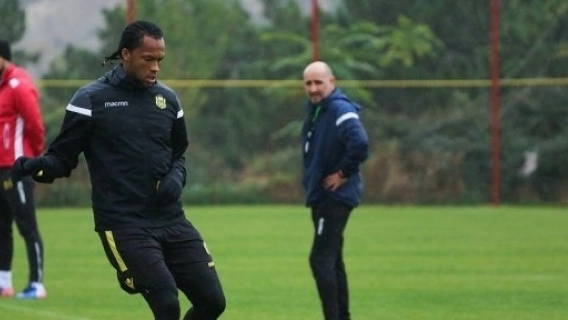 Arturo Mina Milli Takımdan Sakat Döndü