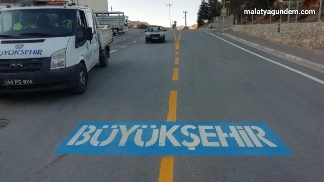 İlçe yollarının son rötuşları yapılıyor