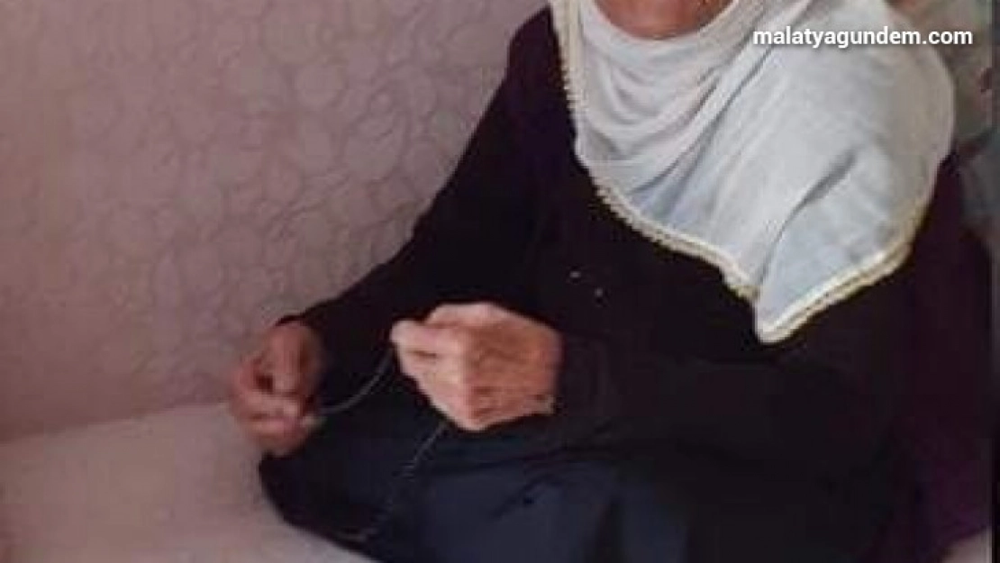 Asırlık nine koronaya yenildi