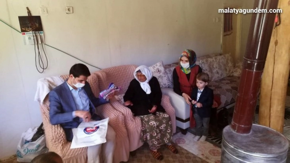 Asırlık nineye anneler Günü ziyareti