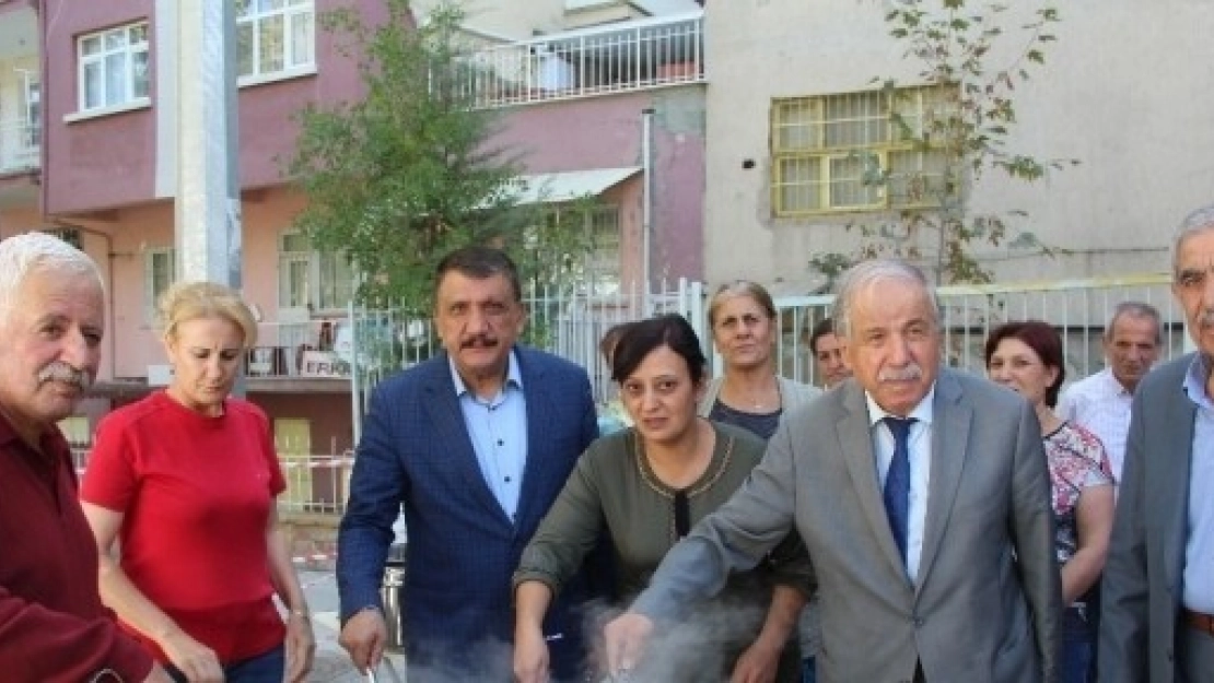 Ataköy Mahallesi'nde Bin Kişiye Aşure