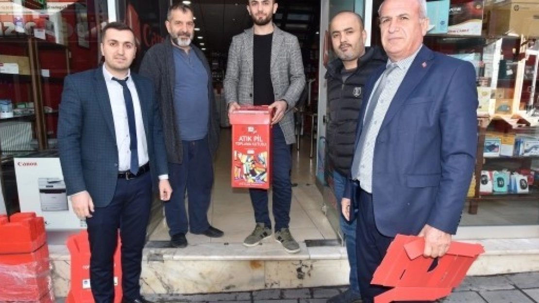 Atık Pil Toplama Kutusu Dağıtılıyor