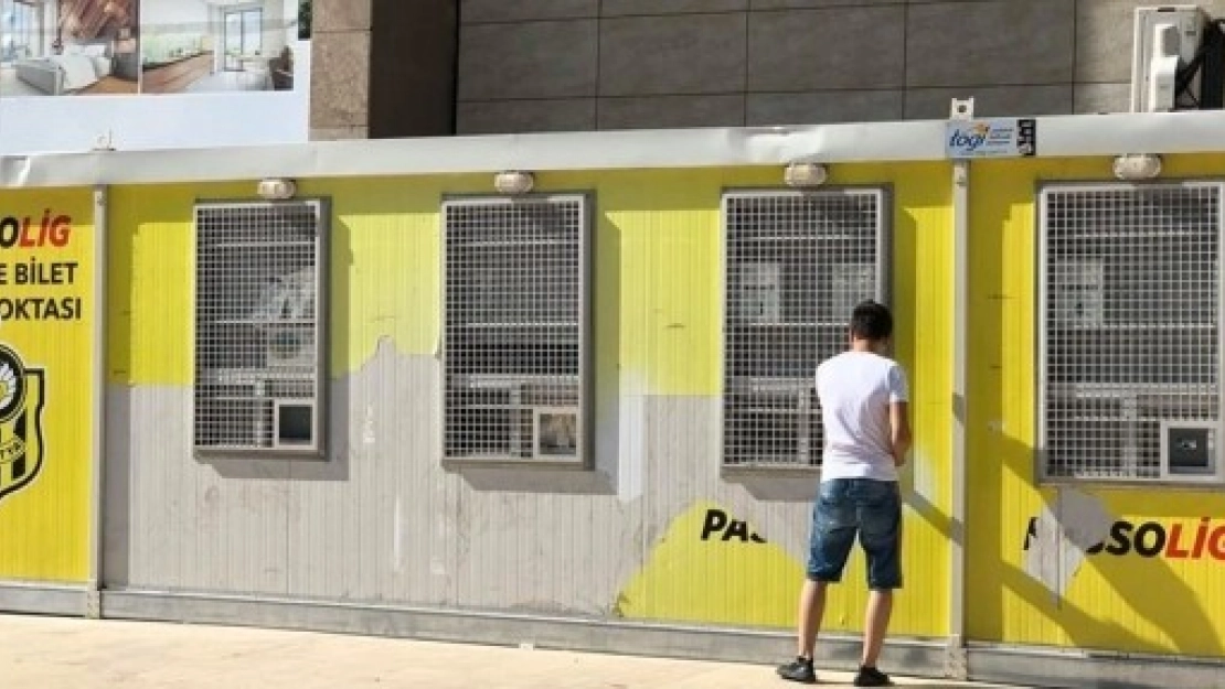 AVM Önüne Passolig Gişesi