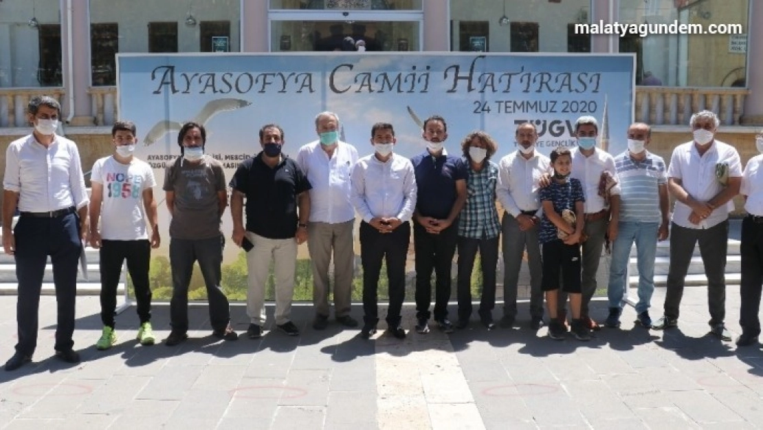 Ayasofya Cami'nin ibadete açılması