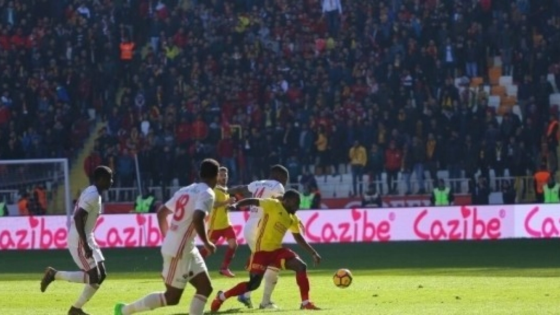 Azubuike, Antalyaspor Maçında Cezalı Duruma Düştü