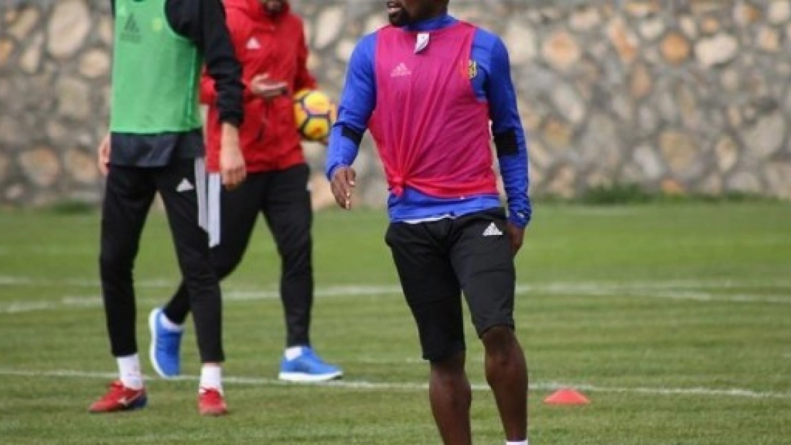 Azubuike: 'Süper Lig'de kalacağız'