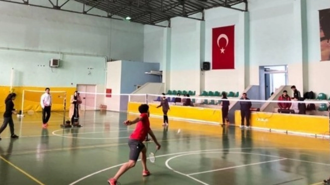 Badminton İl Seçmesi Müsabakaları Yapıldı