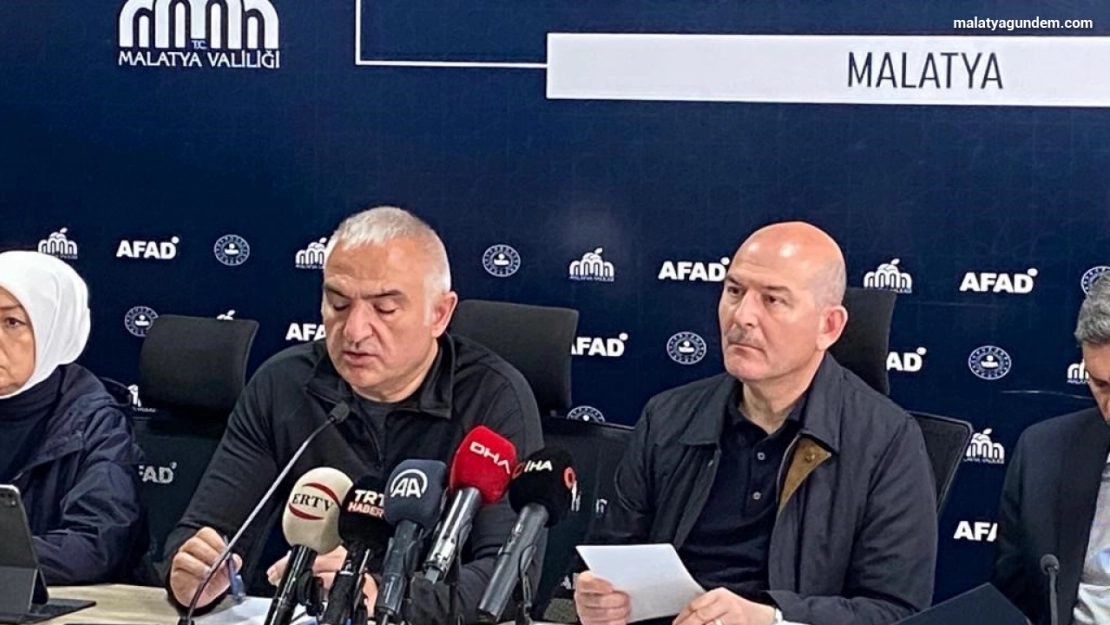 Bakan Ersoy: 'Malatya'da enkaz kaldırma çalışmalarına yoğunlaştık'