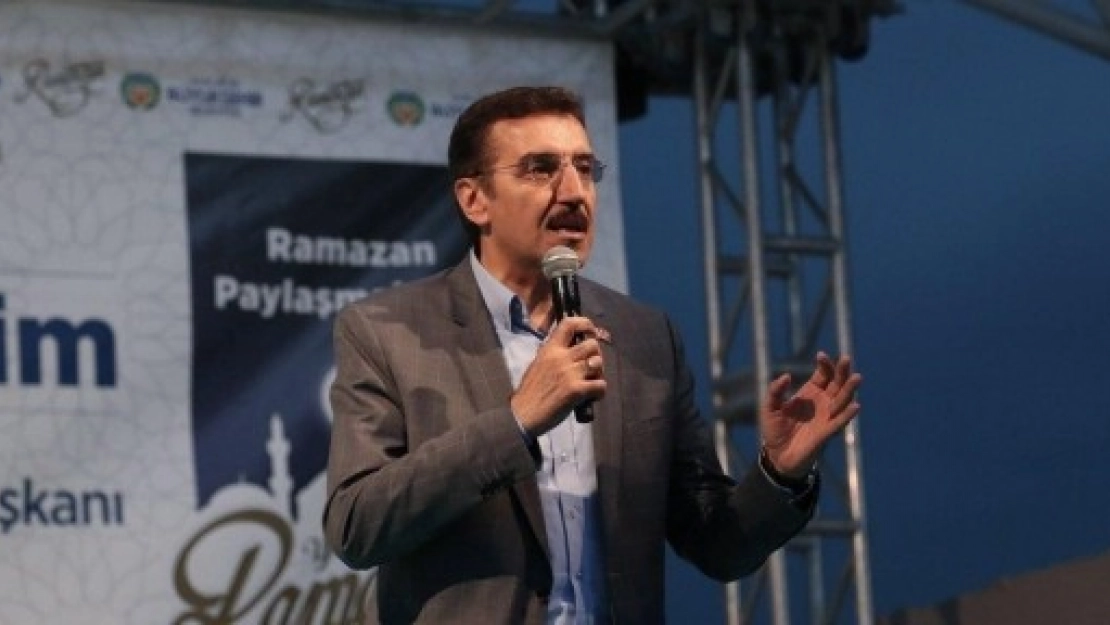Bakan Tüfenkci, Akçadağ'da İftara Katıldı