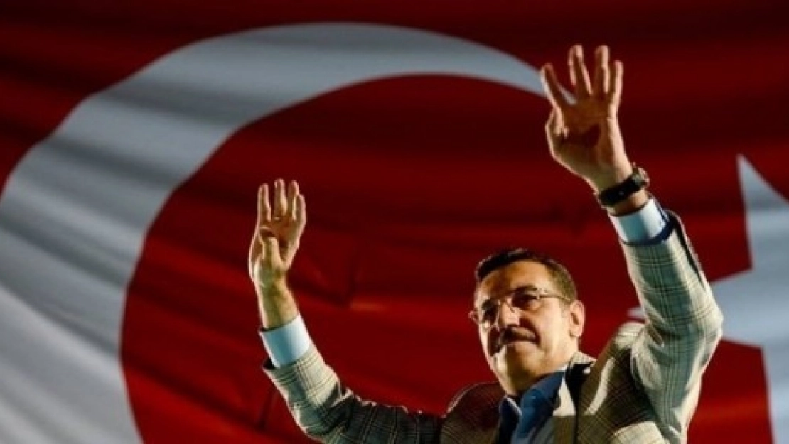 Bakan Tüfenkci Demokrasi Nöbeti'ne katıldı