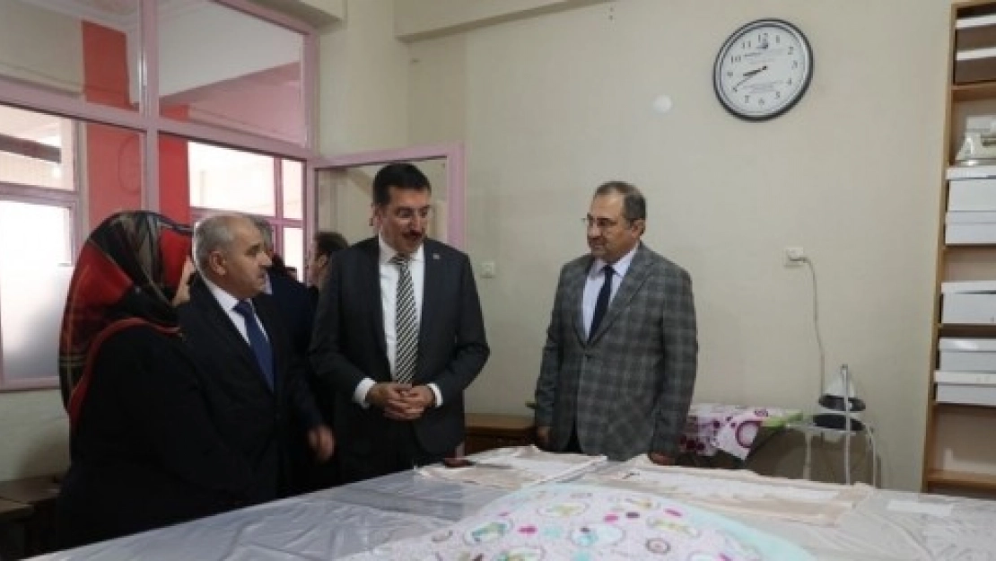 Bakan Tüfenkci Kadın Çiftçilere Sertifikalarını Verdi