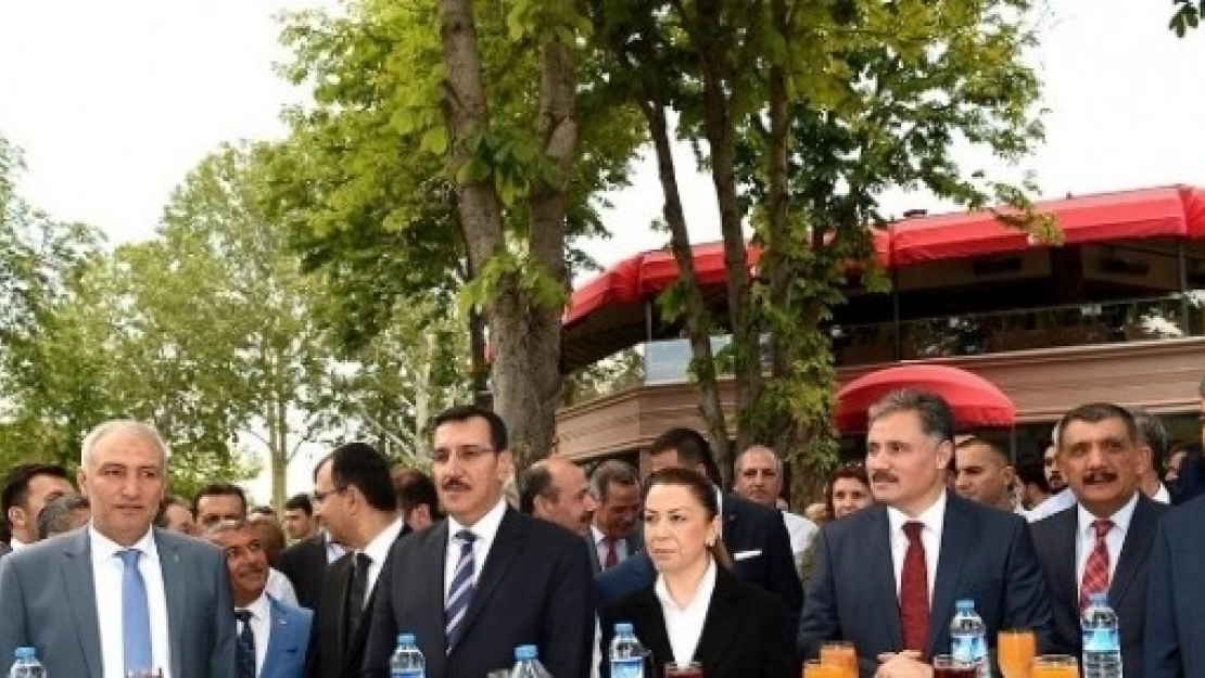 Belediyelerin Bayramlaşma Törenine Yoğun Katılım
