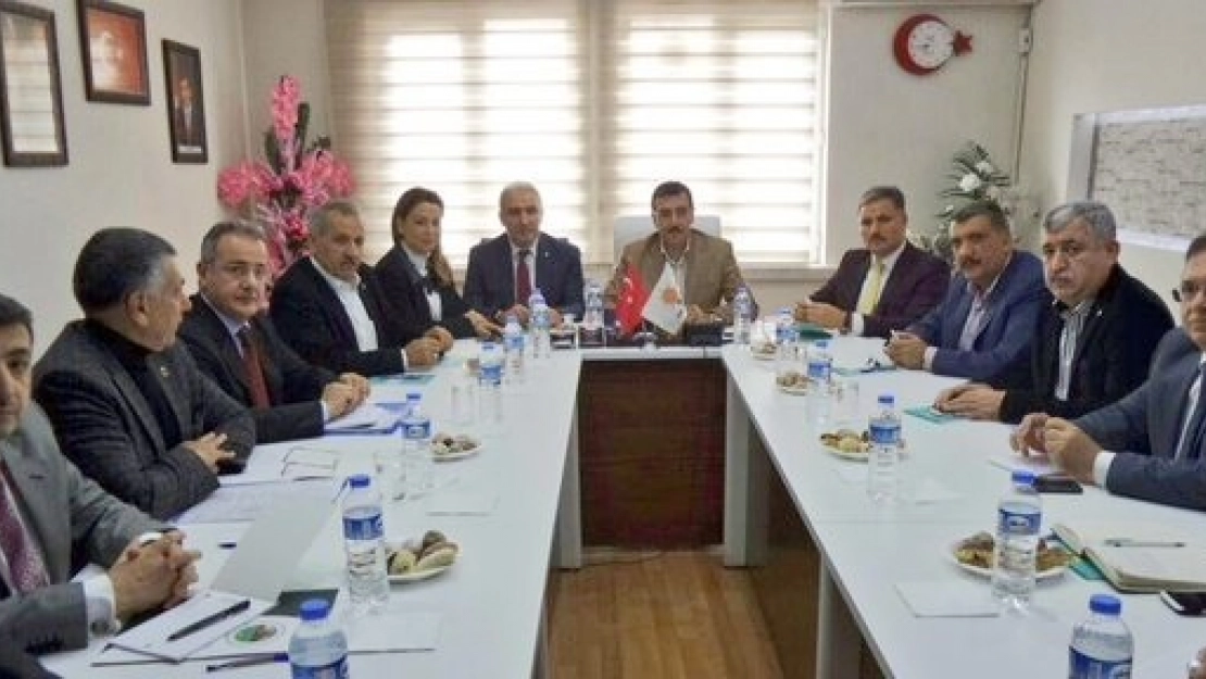 Tüfenkci, Malatya'da Belediye Başkanlarıyla Bir Araya Geldi