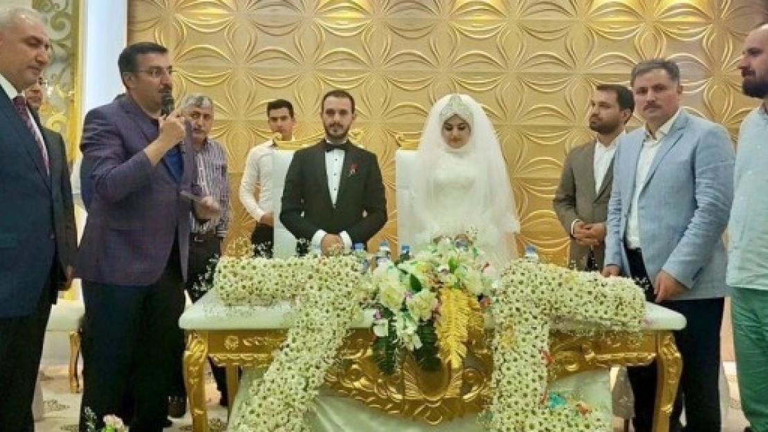Bakan Tüfenkci Nikah Şahidi Oldu