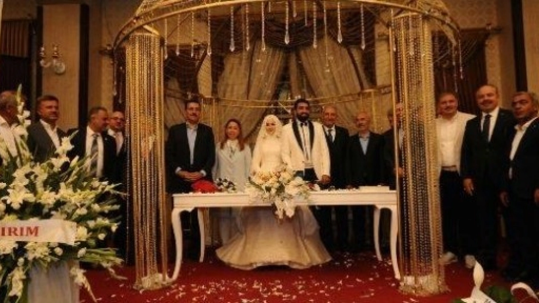 Bakan Tüfenkci Nikah Şahitliği Yaptı
