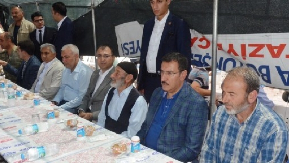 Bakan Tüfenkci, Şehit Askerin Mevlidine Katıldı