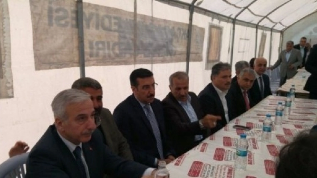 Bakan Tüfenkci'den Şehit Ailesine Taziye Ziyareti