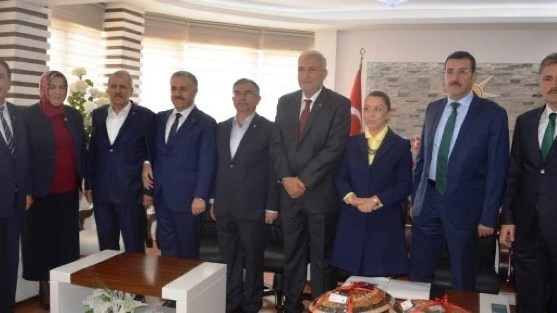 Bakanlar, AK Parti Malatya İl Başkanlığı'nı Ziyaret Etti