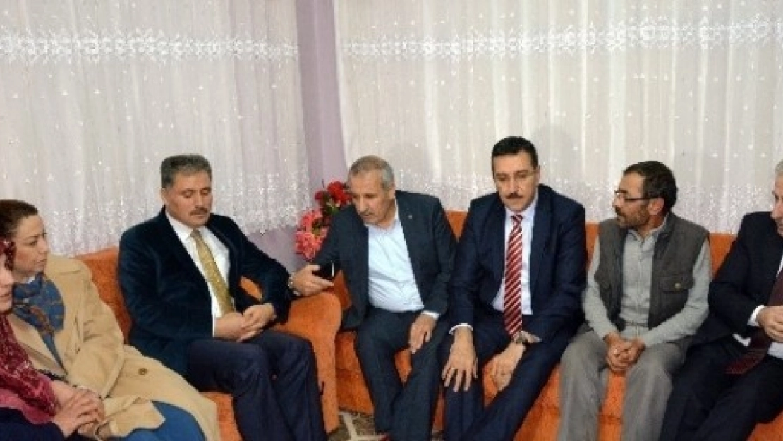 Başbakan Davutoğlu'ndan Acılı Aileye Başsağlığı Telefonu