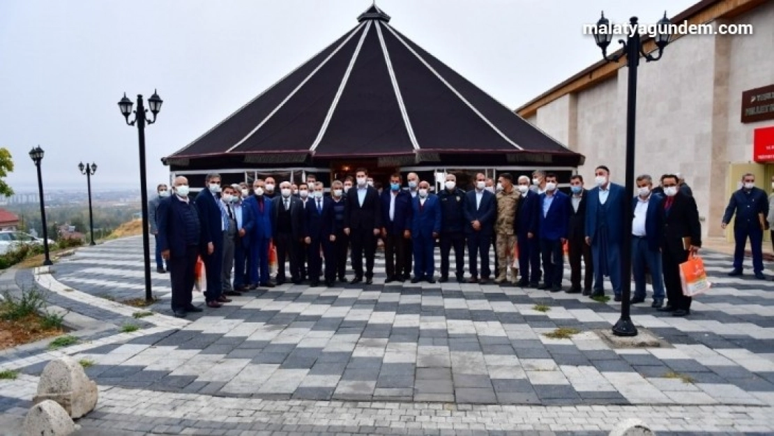Başkan Çınar, muhtarları oba çadırında ağırladı