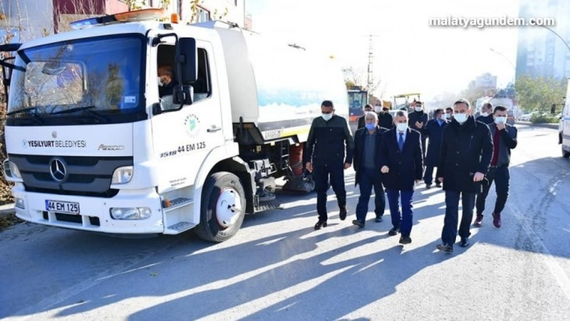 Başkan Çınar, temizlik ve yol yenileme hizmetlerini inceledi