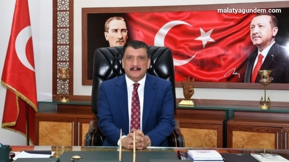 Gazeteciler gerçekleri araştırmak gibi çok önemli görevleri yerine getirmektedir