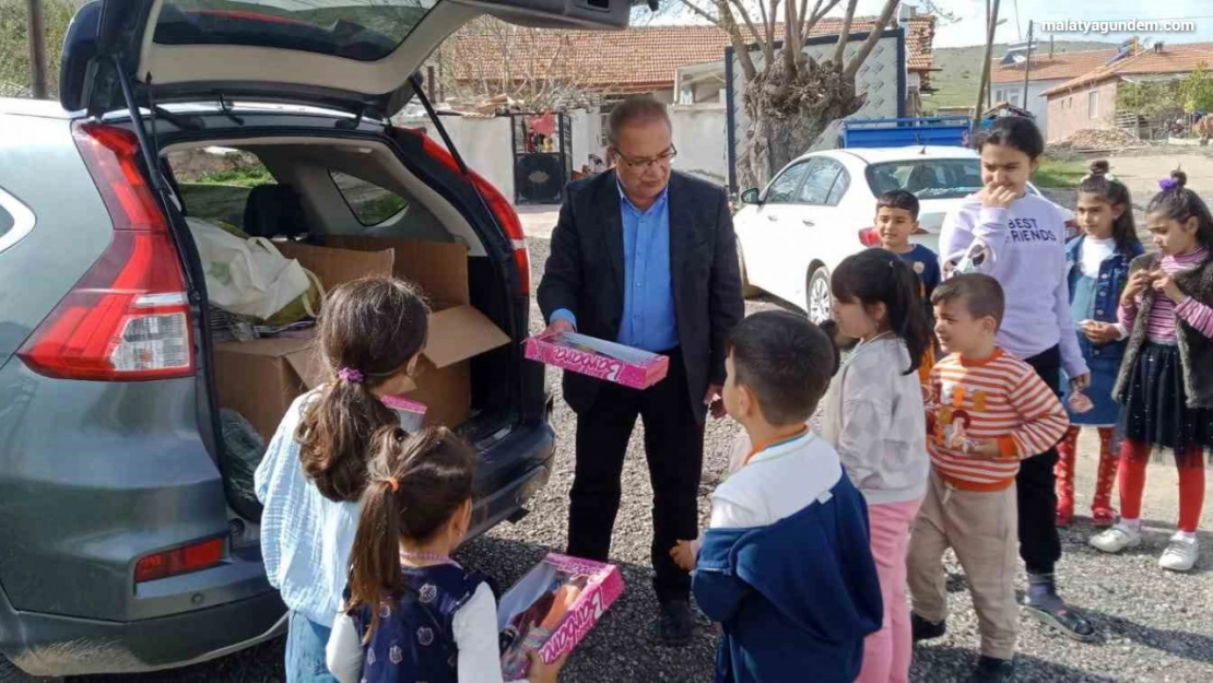 Başkan Kazgan, depremzede çocukların oyuncaklarını unutmuyor