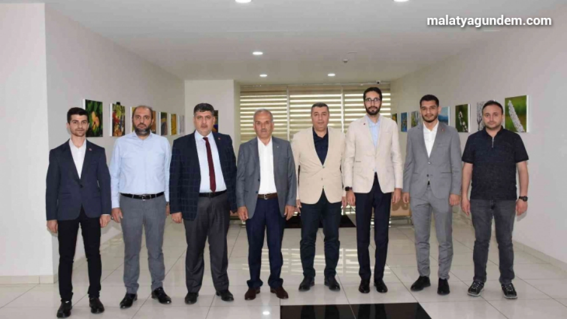 Başkan Özcan'dan kayısı üreticilerine destek çağrısı