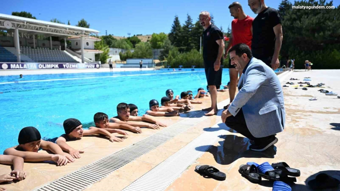 Başkan Taşkın, 'Gençlerimizin yanındayız'