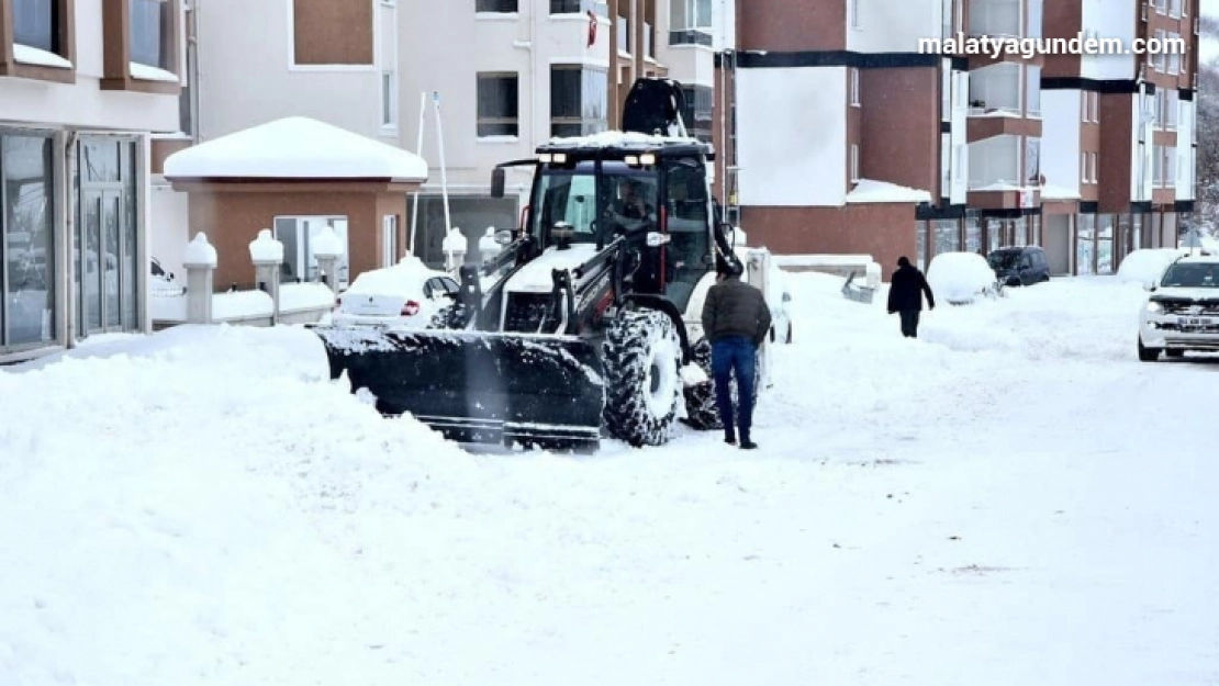 Başkan Zelyurt, kar çalışmalarını denetledi