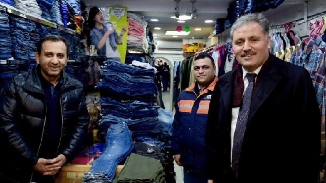 Başkan Çakır Esnafları Ziyaret Etti