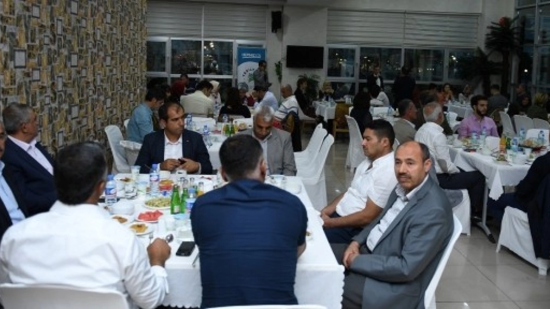 Başkan Çınar, Meclis Üyeleri Ve Ailelerini İftar Yemeğinde Ağırladı