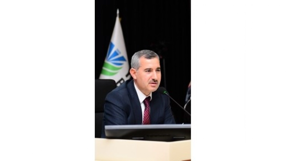 Çınar Ödül İçin Paris'e Gitti
