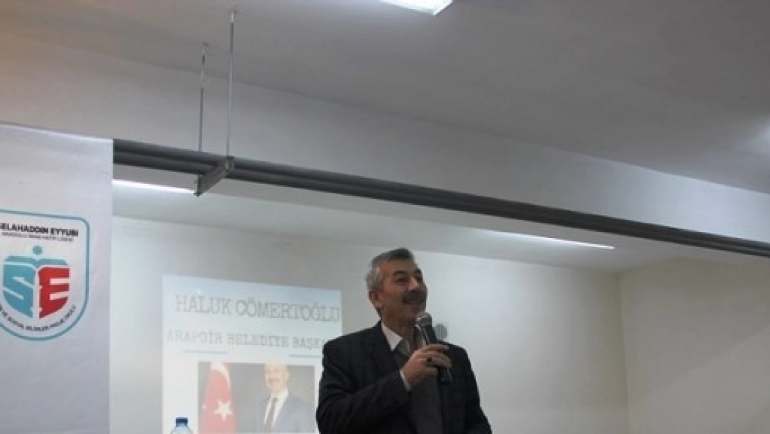 Başkan Cömertoğlu Kent Sorunları Ve Yerel Yönetimleri anlattı
