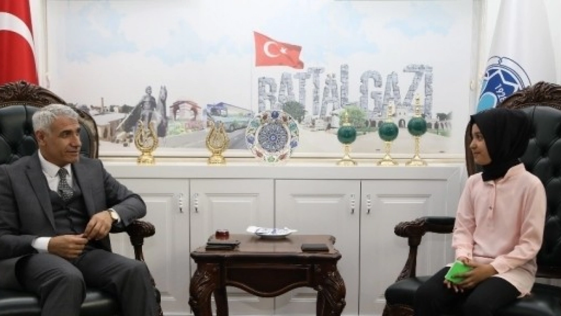 Başkan Güder Dönem Ödevi İçin Soruları Yanıtladı