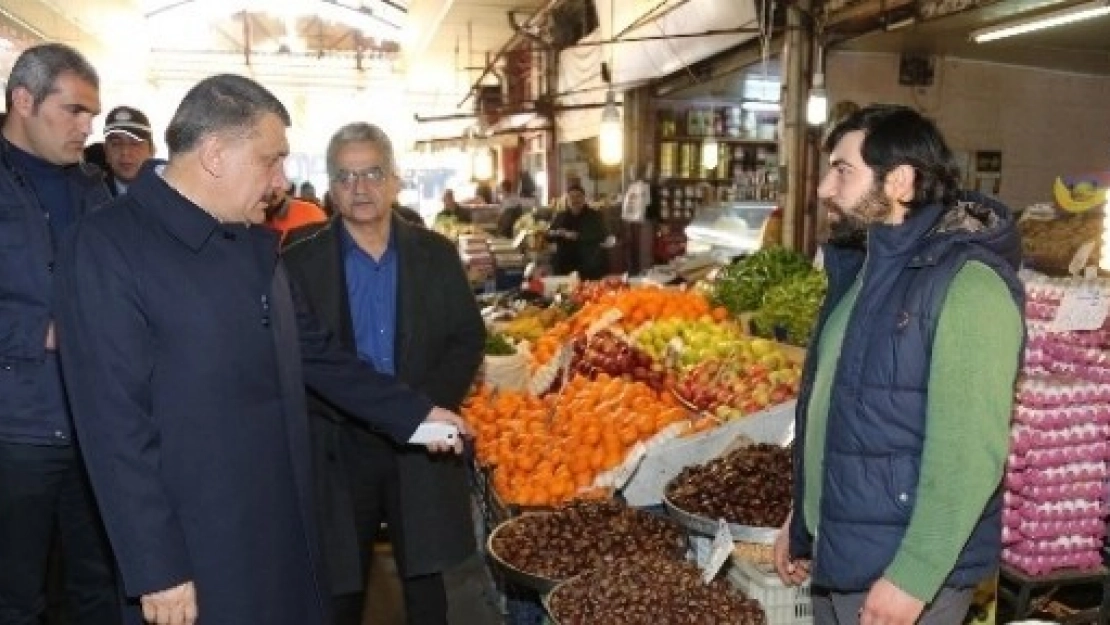 Gürkan, Kasap Pazarını Gezdi