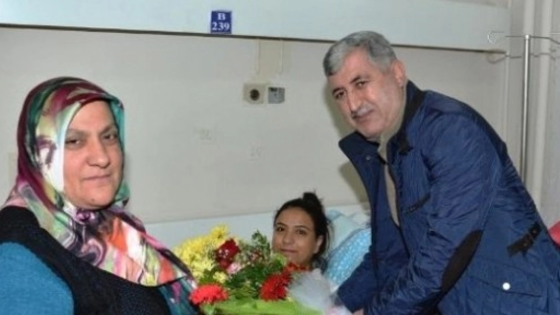 Başkan Hacı Uğur Polat, Yeni Yılın İlk Bebeklerini Ziyaret Etti