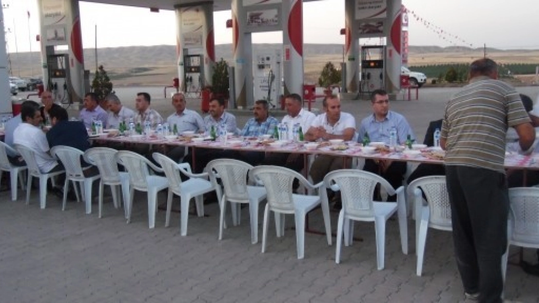 Başkan Öztürk'ten İftar Yemeği