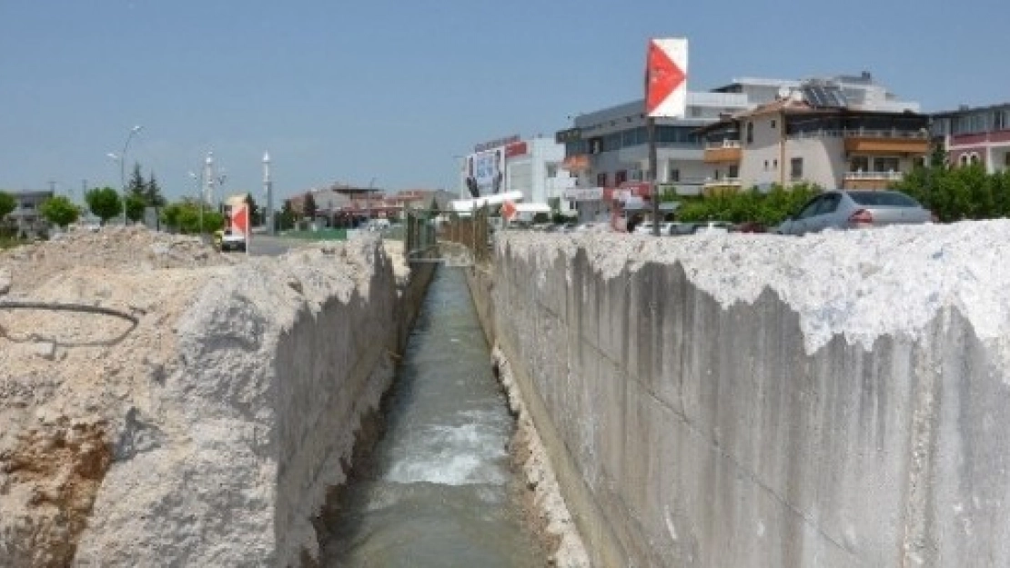 Başkan Polat, Bostanbaşı Kanal Çalışmalarını İnceledi