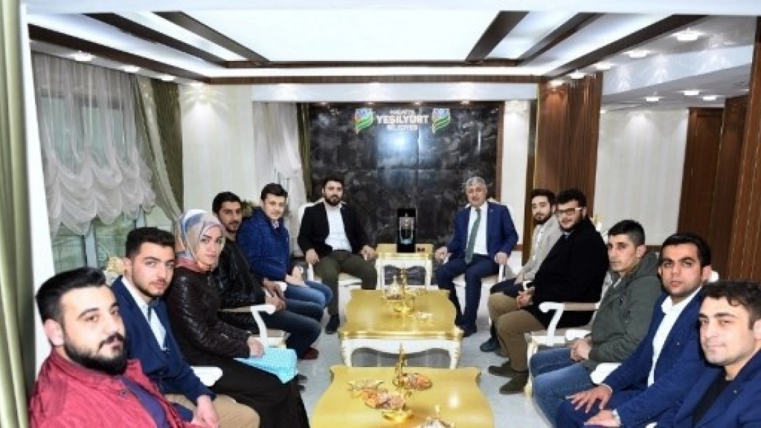 Başkan Polat Gençleri Ağırladı