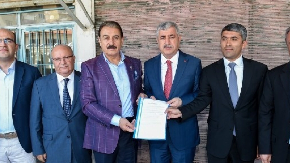 Başkan Polat Minibüs Esnafı İle Bir Araya Geldi