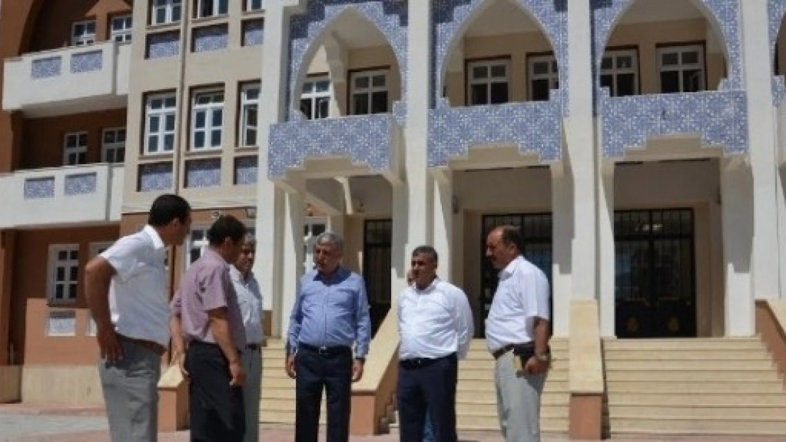 Başkan Polat, Okulları İnceledi