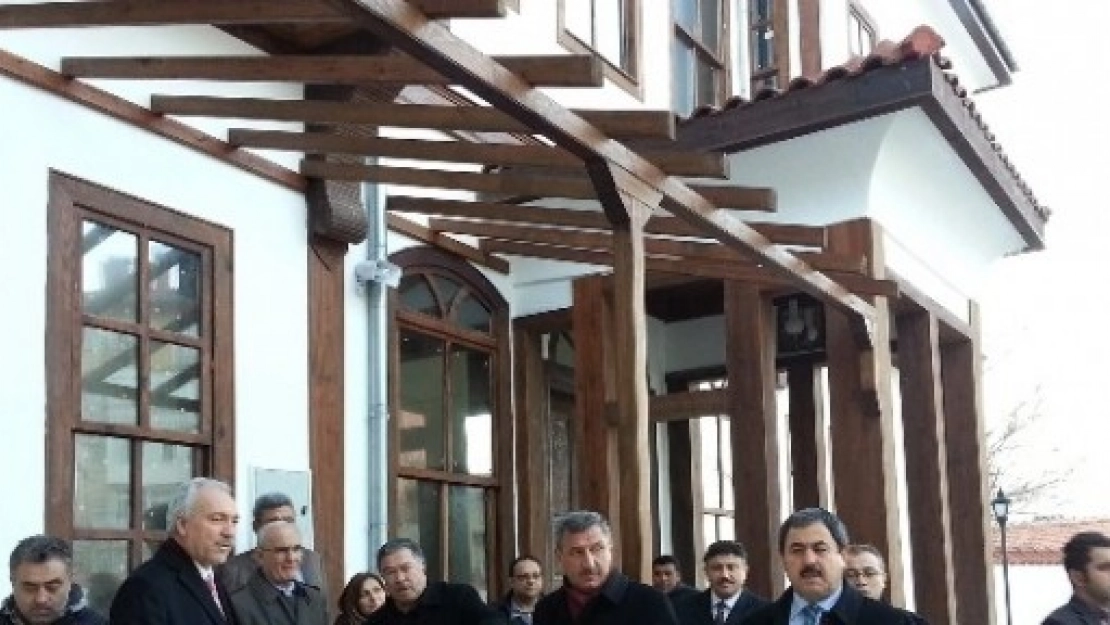 Başkan Eser, Tarihi Kentlerin Kütahya Buluşmasına Katıldı