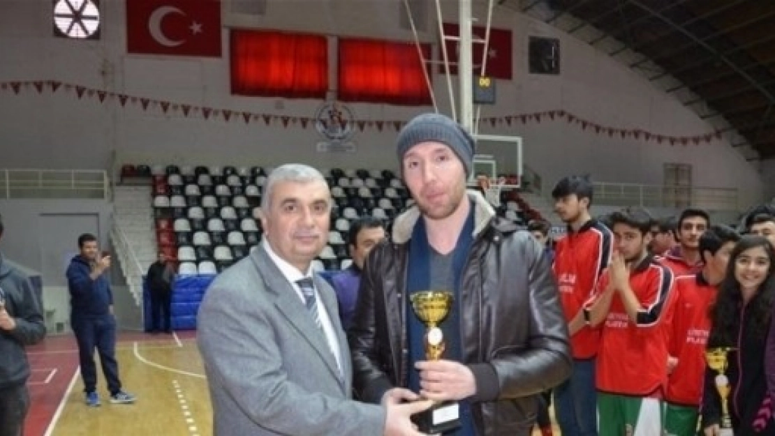 Basketbolda Ödül Töreni Yapıldı