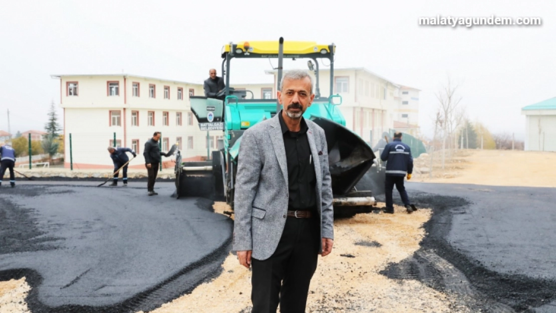 Battalgazi'deki futbol sahasına çevre düzenlemesi