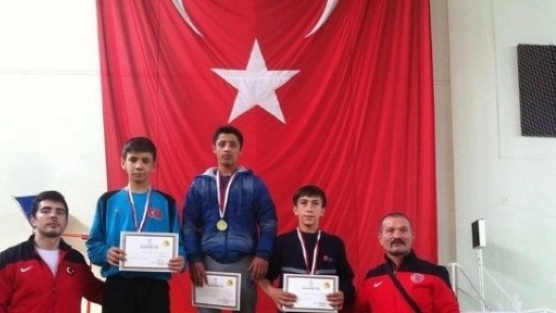 Battalgazi Belediye Spor Güreş Takımından Büyük Başarı