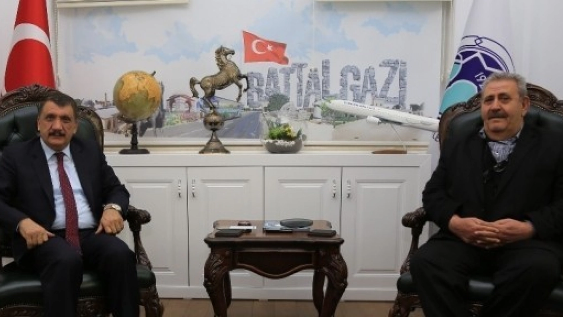 Yeni Belediye Binasına Hayran Kaldılar