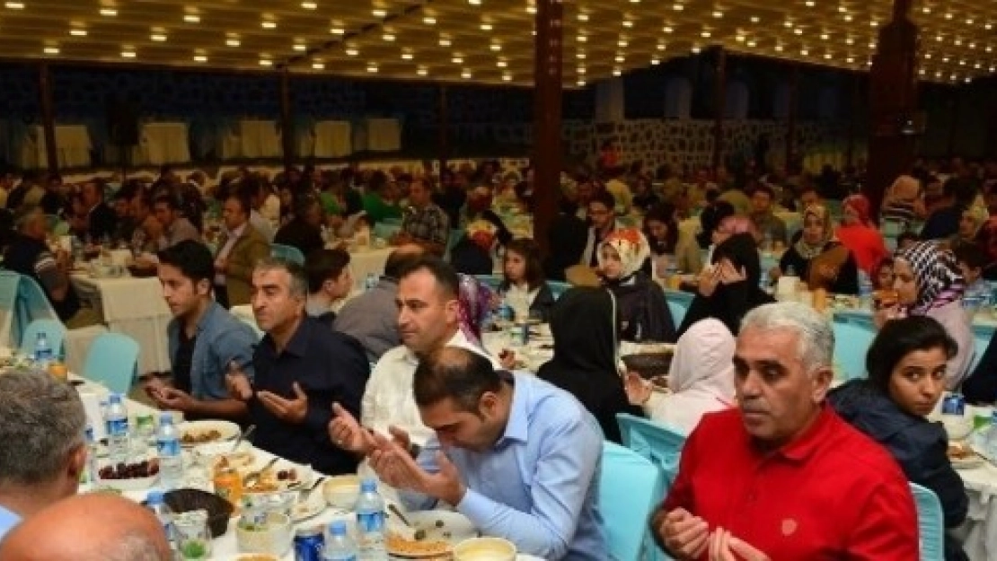 Polat, Personeli İle İftar Yemeğinde Buluştu