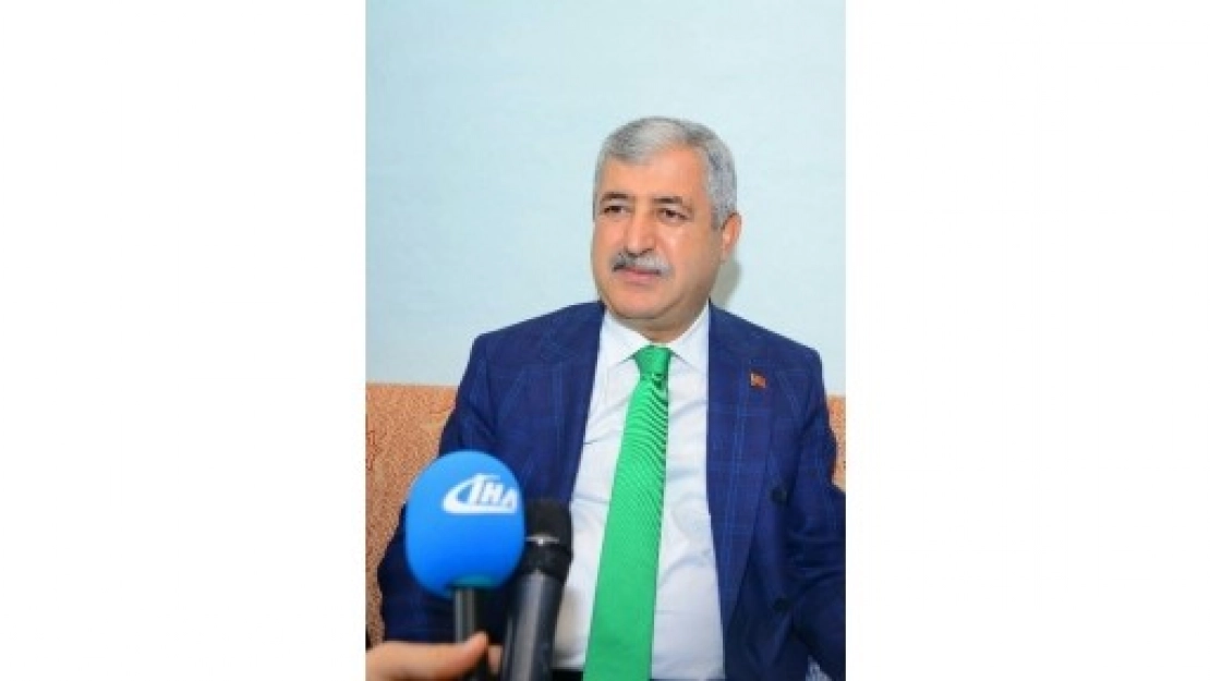 Polat Profesyonel Bir Takım Kazandırmak İçin Mücadele Ediyoruz
