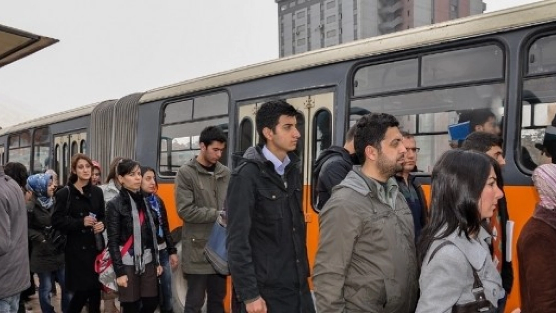 Belediye Otobüsleri Öğrencileri LYS'ye Ücretsiz Taşıyacak